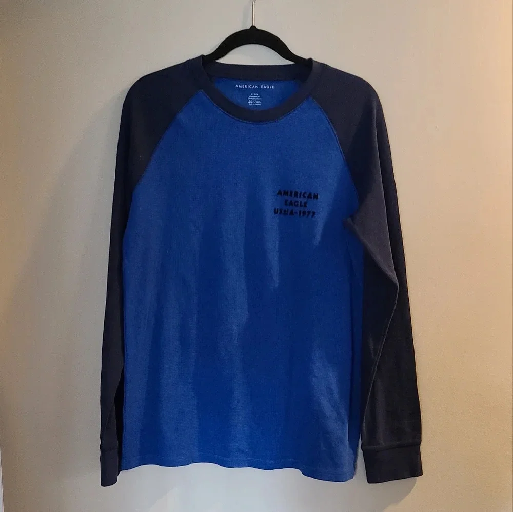 NWT American Eagle Outfitters Blue Tshirt long sleeve sz.M